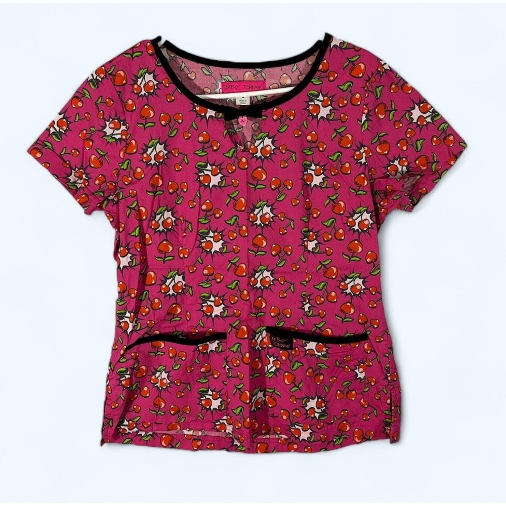 BETSEY JOHNSON Pink Cherry Hearts POW Print Charm Scrub Top Size SMALL